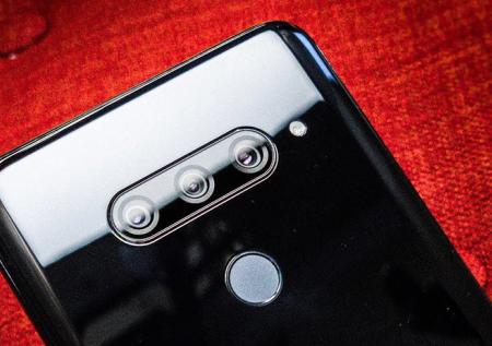 LG представила смартфон LG V40 ThinQ с пятью камерами
