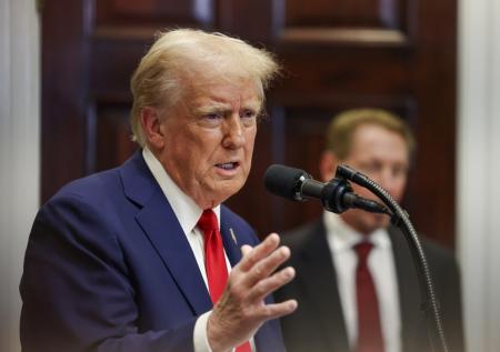 «Облажается, где бы ни оказался»: Трамп оскорбил журналиста CNN