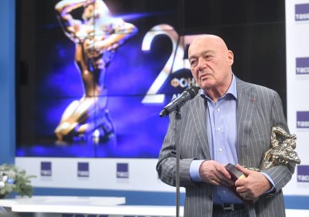 Познер призвал переименовать «Агату Кристи» после скандала в Ельцин Центре