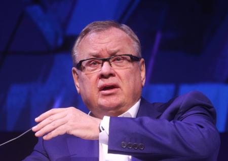 Глава ВТБ призвал «убить» SWIFT