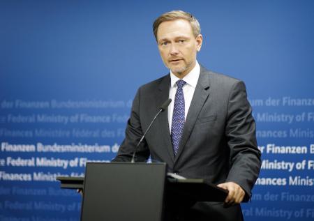 DLF: министр ФРГ Линднер потребовал поставлять Киеву тяжёлое вооружение