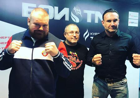 Дацика нокаутировали ударом по печени