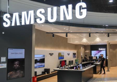 Samsung убрала Z из названий своих смартфонов