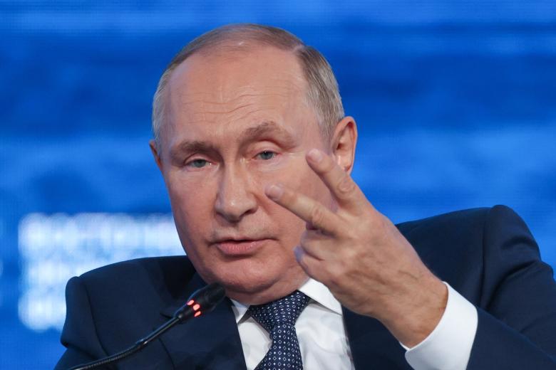 Президент РФ Владимир Путин на пленарном заседании Восточного экономического форума — 2022