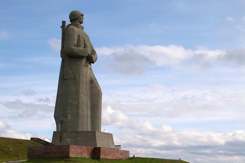 Мемориал защитникам Советского Заполярья