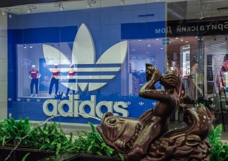 В Госдуме предложили закрывать счета и магазины иноагентов