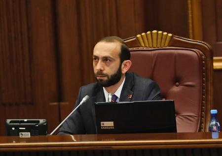 Азербайджан отреагировал на интервью главы МИД Армении