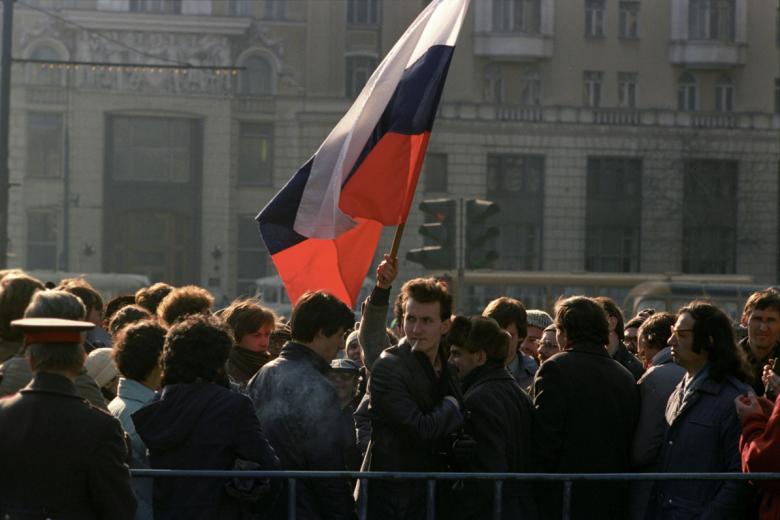 Участники несанкционированного митинга в Москве, организованного лидерами оппозиционной политической партии «Демократический союз»