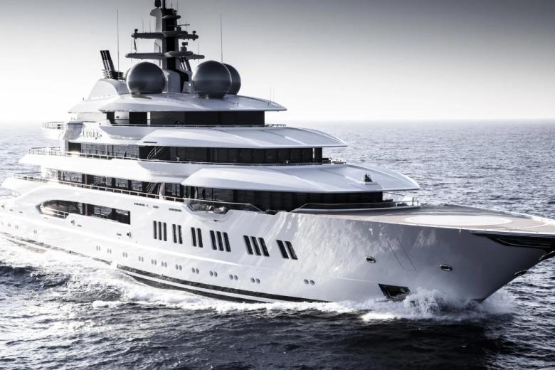 Яхта Amadea