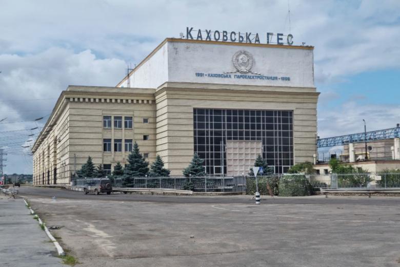 Въезд на Каховскую ГЭС имени П. С. Непорожнего в Херсонской области