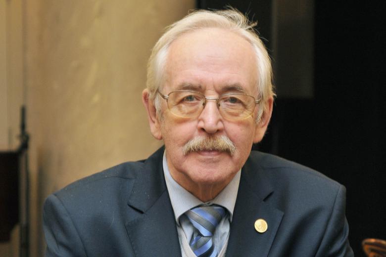 Василий Ливанов
