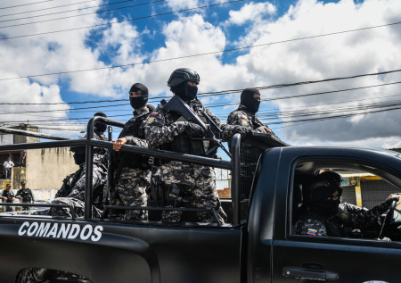 Полиция Венесуэлы решила наказать всех причастных к атаке США