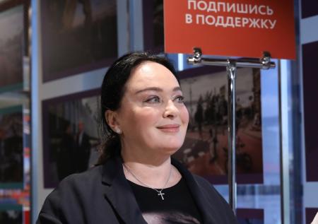 «Пососала, с кем не бывает»: что за конфликт у Гузеевой со Степановой