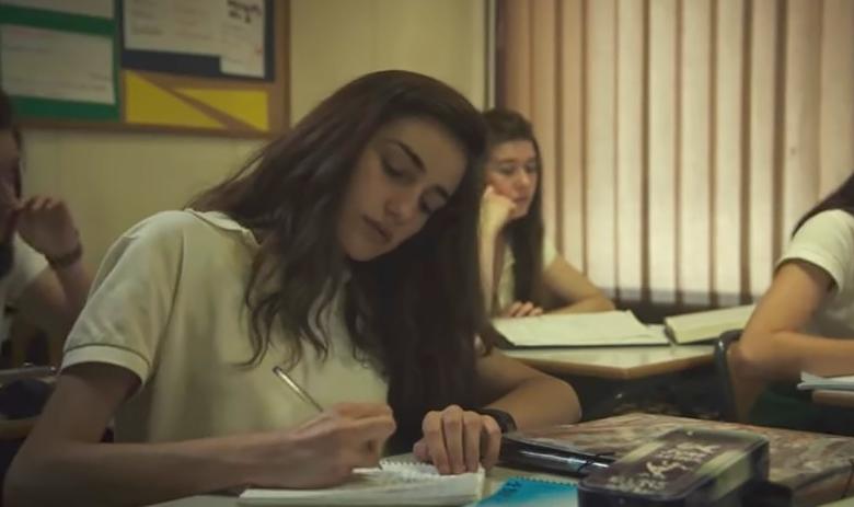 Кадр из фильма «Уиджи: Проклятие Вероники»