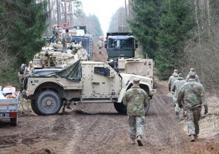 Названа причина гибели американских военных в болоте в Литве