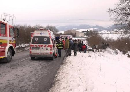 В Словакии автомобиль протаранил группу школьников