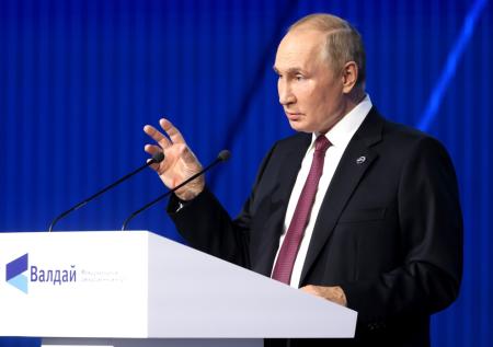 Китайцев восхитил анекдот Путина про страдающих немцев