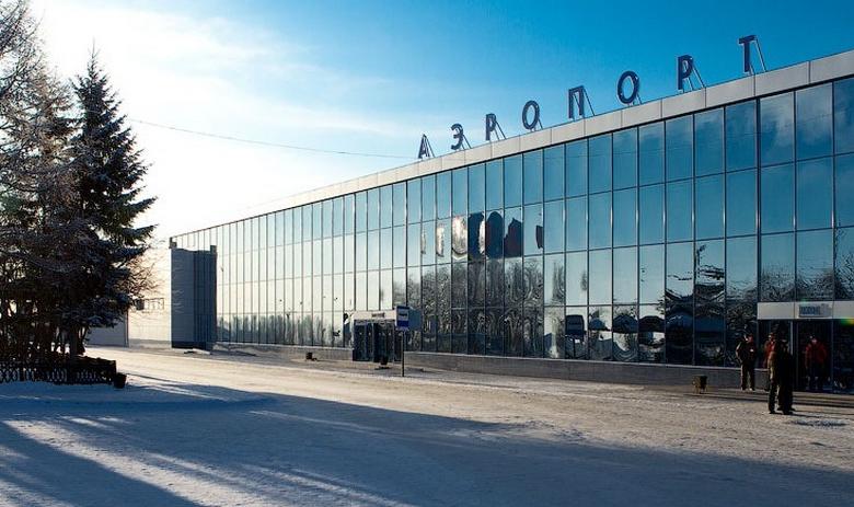 Здание Омского аэропорта