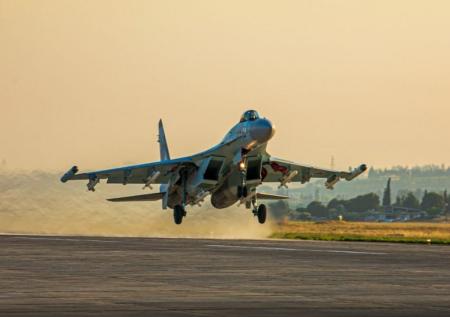 ВКС России ударили по трем базам боевиков в Сирии