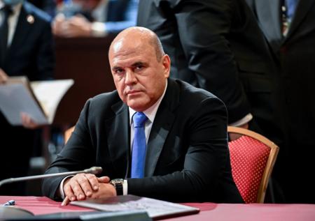 Мишустин заявил, что новых случаев COVID-19 в России стало меньше