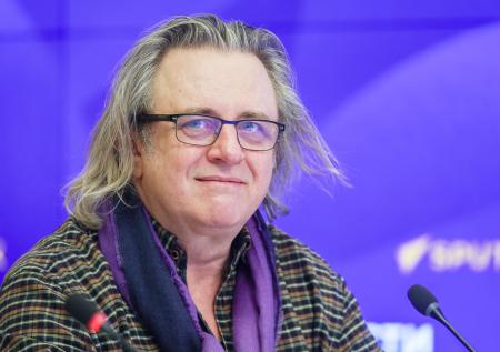 «Никто не запрещает приехать»: Шаганов об «отмене» Ротару, Пугачевой и СВО
