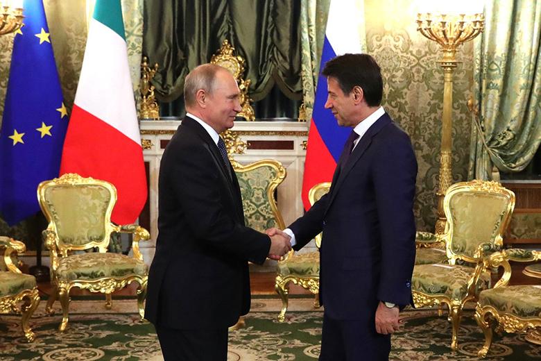 Президент РФ Владимир Путин и премьер-министр Японии Синдзо Абэ