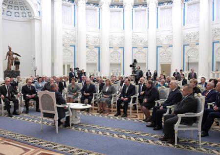 Путин поручит продумать защиту вкладов в кредитных кооперативах