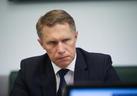 Мурашко призвал по-особенному относиться к людям с неинфекционными недугами
