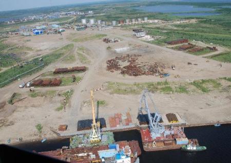 8 тонн авиакеросина вылилось из-за разгерметизации трубы на Таймыре