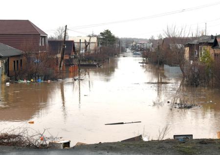 «Эвакуируемся срочно»: российское село может уйти под воду