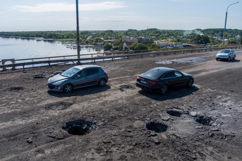 Автомобильно-пешеходный мост через Днепр
