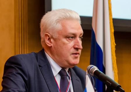 Коротченко назвал «неслучайным» призыв Турчака поставить ЛНР и ДНР оружие