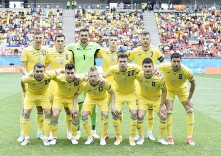 Британская журналистка сравнила карту на форме сборной Украины с пятном