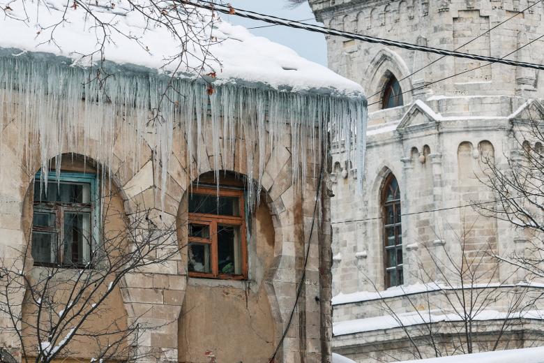 Народные приметы на сегодня, 10 февраля: чихнуть утром — к хорошим новостям, а найти монету — к деньгам