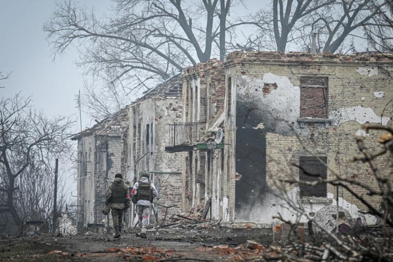 Военнослужащие РФ в освобожденном селе Малая Локня в Суджанском районе Курской области