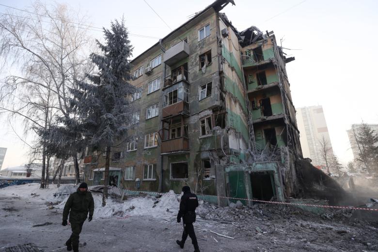 Последствия взрыва газа в жилом доме в Новосибирске