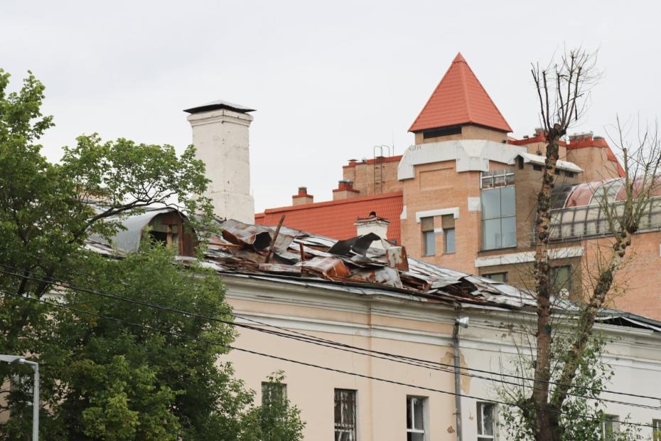На месте попадания беспилотного летательного аппарата (БПЛА) на Комсомольском проспекте