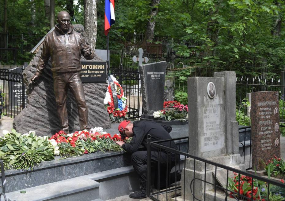 Церемония открытия памятника связанному с ЧВК «Вагнер» бизнесмену Евгению Пригожину