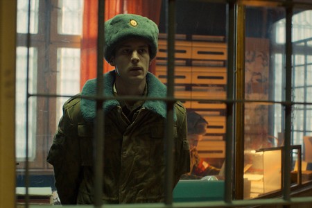 Россияне заметили киноляп в новом сериале с Янковским «Аутсорс»