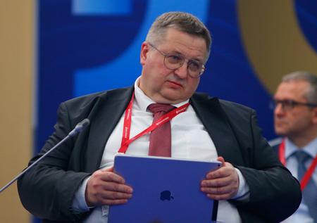 Вице-премьер РФ в Ереване рассказал об успешной работе трехсторонней группы