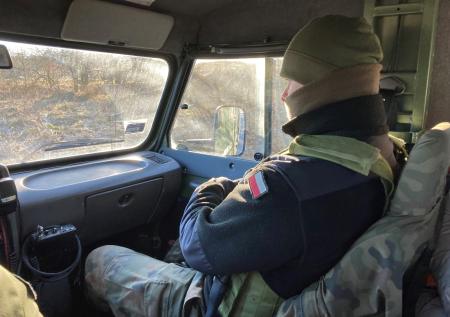 В авто россиянина на КПП в Бресте нашли похожий на взрывчатку предмет
