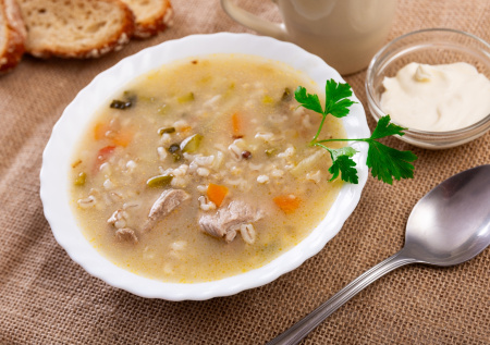Как приготовить ленинградский рассольник с перловкой и картофелем
