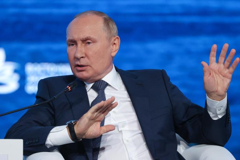 Президент РФ Владимир Путин на пленарном заседании Восточного экономического форума — 2022