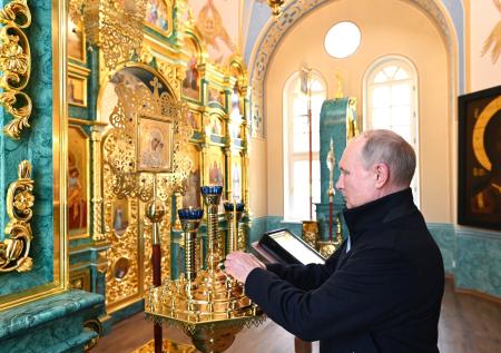 Путин посетил Коневский монастырь на Ладоге