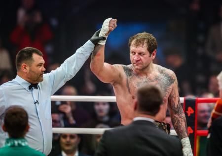 Александр Емельяненко победил Джеффа Монсона