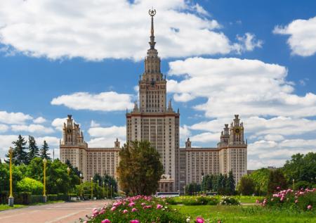 Сдавшая ЕГЭ в восемь лет москвичка не поступила на бюджет в МГУ