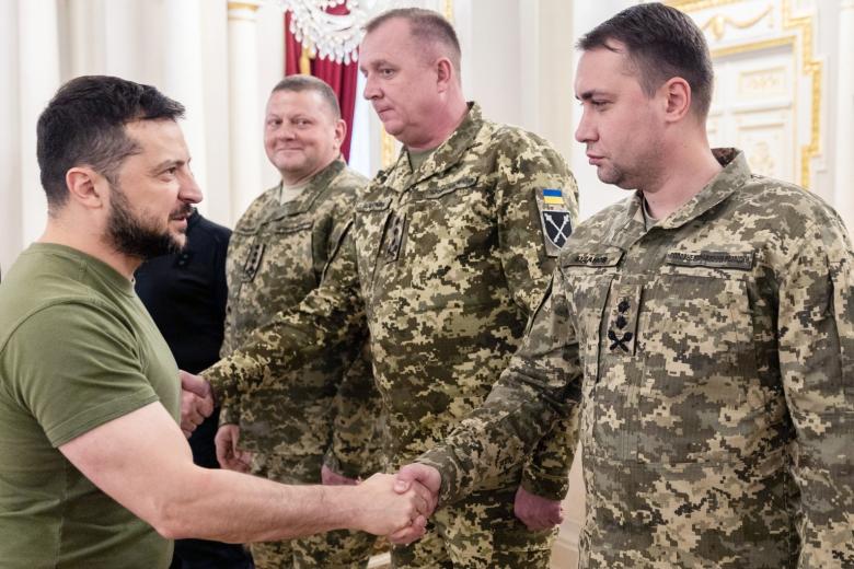 Владимир Зеленский и Кирилл Буданов (справа)