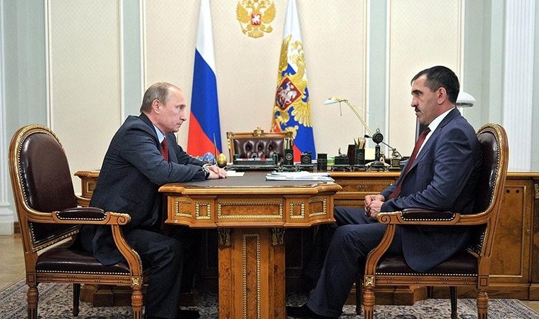 Президент РФ Владимир Путин и глава республики Дагестан Юнус-Бек Евкуров
