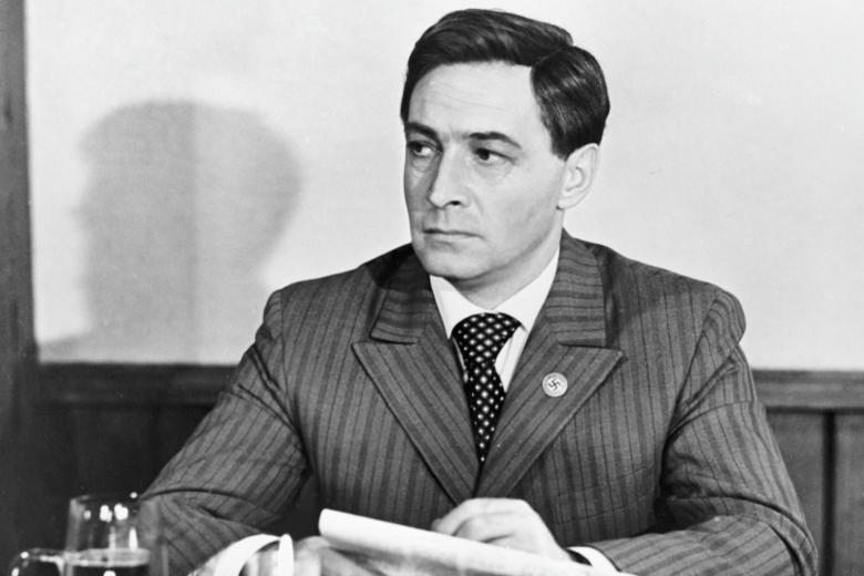 Народный артист СССР Вячеслав Тихонов в роли Штирлица в фильме Татьяны Лиозновой «Семнадцать мгновений весны»