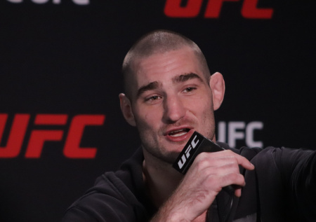 «Единственное, что исправит»: чемпион UFC призвал к революции в США